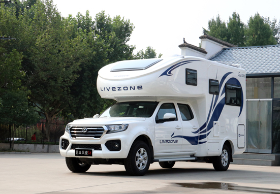 上下鋪床的房車，空間利用真合適