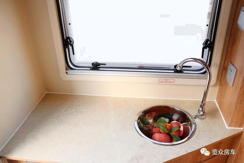 房車還就要選汽油、四驅、兩米大床