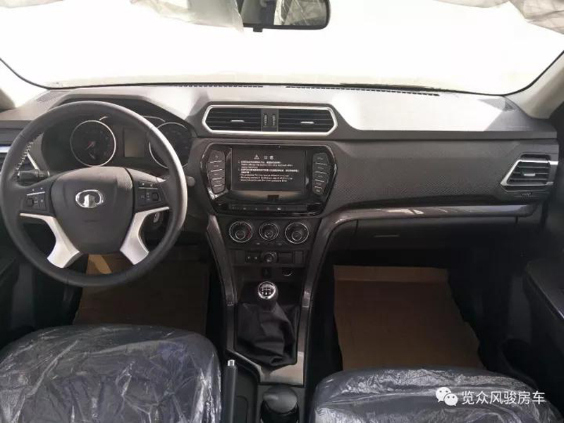 這么大的床,房車上少見,趕緊選 這么大的床,房車上少見,趕緊選