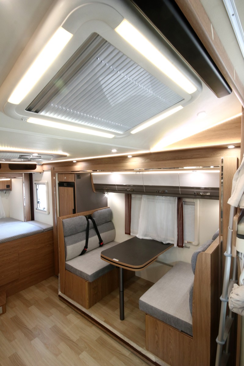 皮卡房車和依維柯房車你會選哪種？