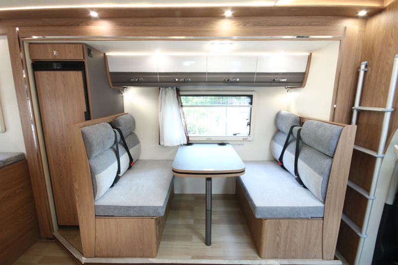 皮卡房車和依維柯房車你會選哪種？