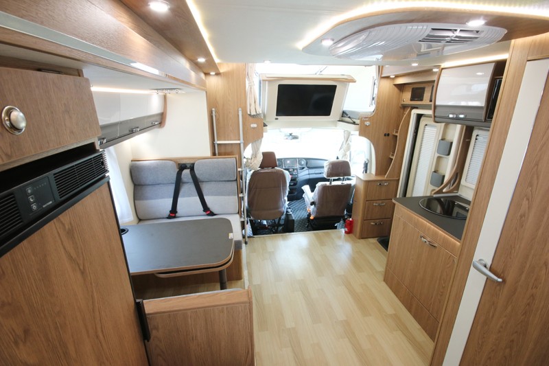 皮卡房車和依維柯房車你會選哪種？