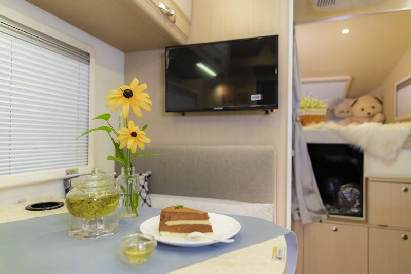 上下鋪床的房車，空間利用真合適