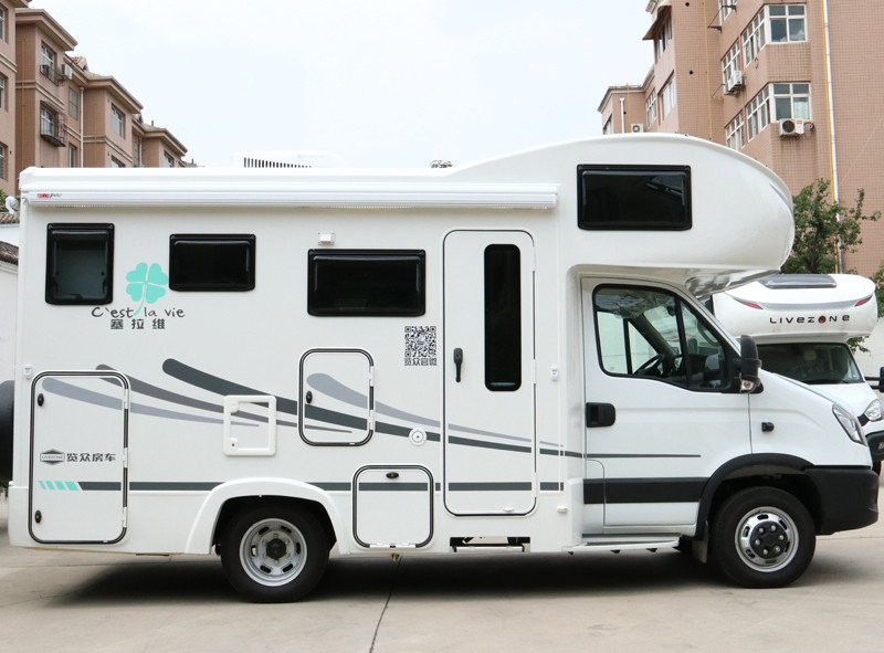 要大空間也更舒適，這樣的房車很棒