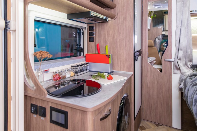 多人出行還能玩的舒服，這款房車足夠