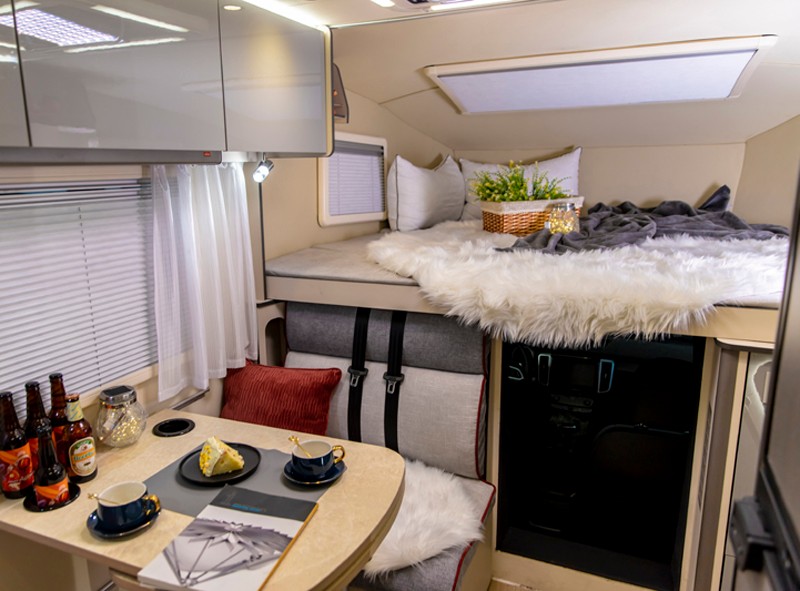 不懼荒野,不怕泥濘,四驅房車更給力 不懼荒野,不怕泥濘,四驅房車更給力