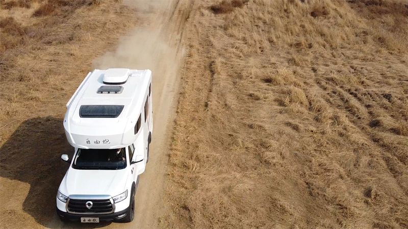 年輕、動力、狂野、舒適，這款房車好