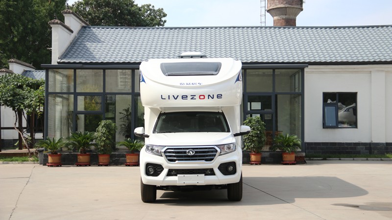 有四驅才是王道，這兩款國產房車可選