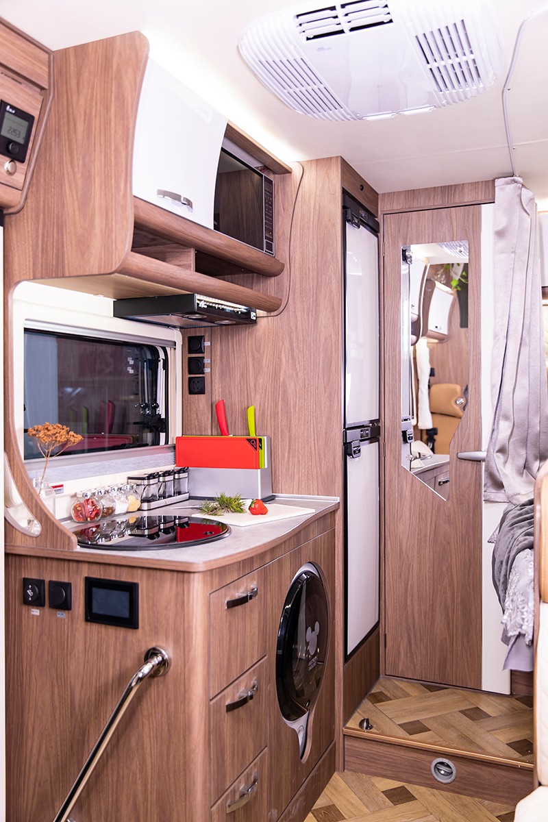 很多人喜歡睡這款房車，確實舒服