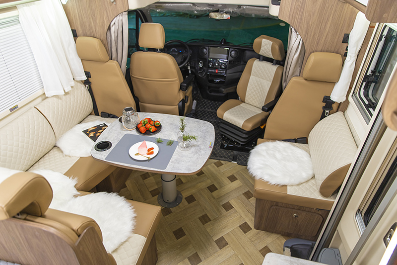 很多人喜歡睡這款房車，確實舒服