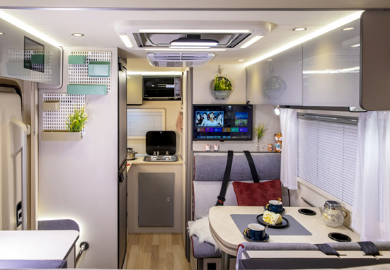 年輕、動力、狂野、舒適，這款房車好